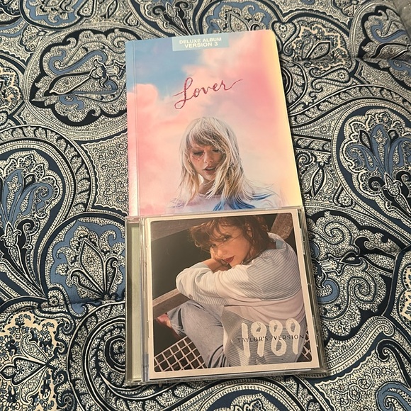 Taylor Swift Bundle Lover & 1989 CDs - Picture 1 of 4